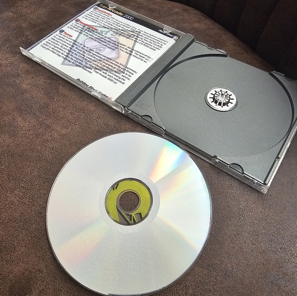 Total Arcade 2000 PC Game- COMPLETE w/ Case & Manual - Picture 3 of 3